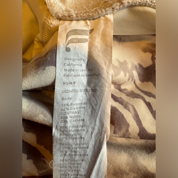 Powerhold Fabletics Leggings White Grey Tiger Pink Straps Women’s Large Workout - Picture 10 of 12